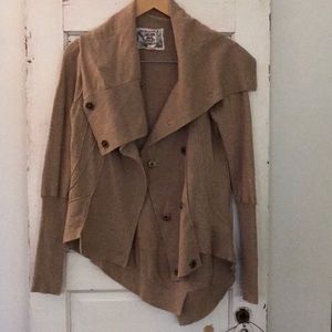 EUC Chelsea & Violet tan sweater